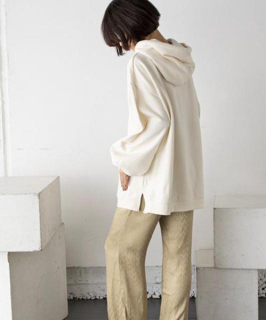 …balloonスリーブパーカー…新品 ivory < 女性ファッション …balloonスリーブパーカー…新品 ivory < 女性ファッションの