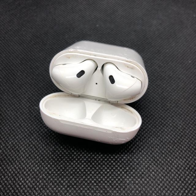 即決 純正品 Apple アップル AirPods エアーポッズ 第二世代 < 家電/AV  即決 純正品 Apple アップル AirPods エアーポッズ 第二世代 < 家電/AVの