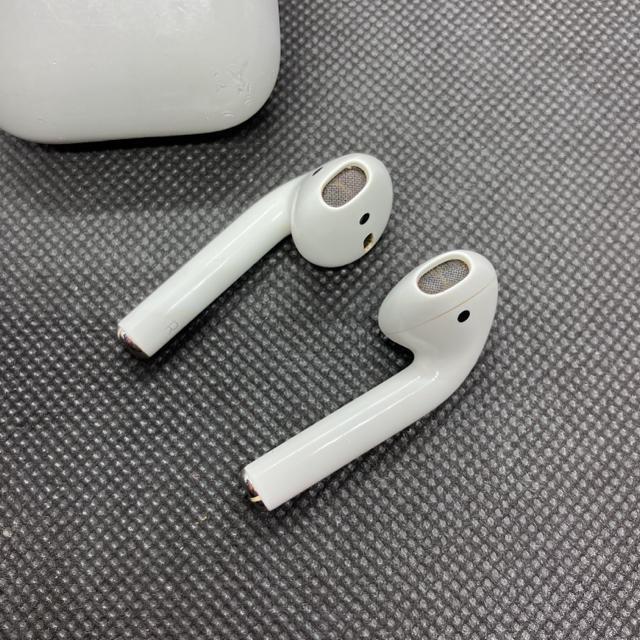 即決 Apple アップル AirPods エアーポッズ 第二世代 < 家電/AV  即決 Apple アップル AirPods エアーポッズ 第二世代 < 家電/AVの