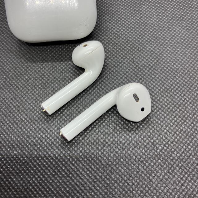 即決 Apple アップル AirPods エアーポッズ 第二世代 < 家電/AV  即決 Apple アップル AirPods エアーポッズ 第二世代 < 家電/AVの