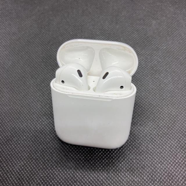 即決 Apple アップル AirPods エアーポッズ 第二世代 < 家電/AV  即決 Apple アップル AirPods エアーポッズ 第二世代 < 家電/AVの