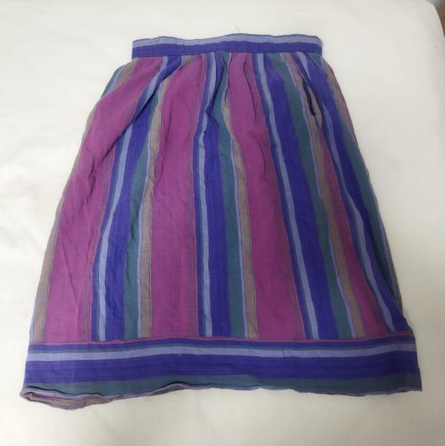 紫系ストライプ クレープ素材膝下丈スカート 難有り < 女性ファッション  紫系ストライプ クレープ素材膝下丈スカート 難有り  < 女性ファッションの