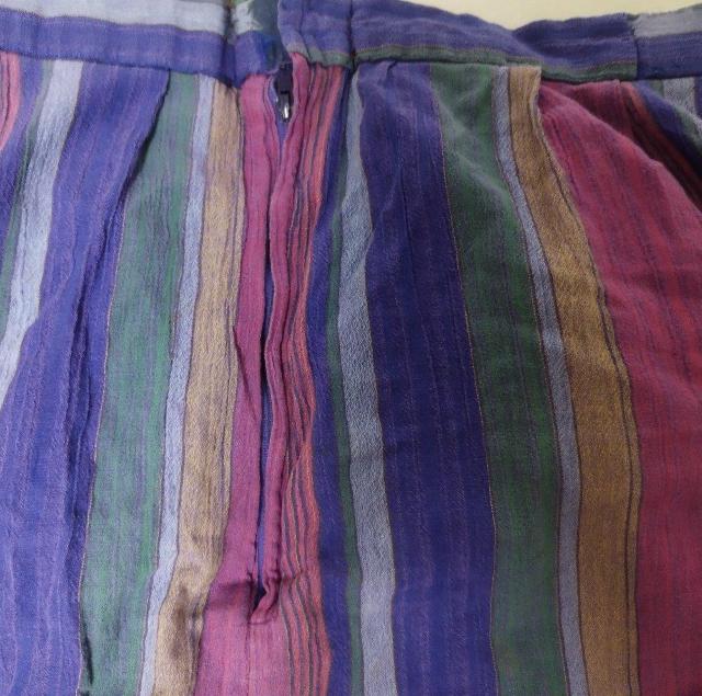 紫系ストライプ クレープ素材膝下丈スカート 難有り < 女性ファッション  紫系ストライプ クレープ素材膝下丈スカート 難有り < 女性ファッションの