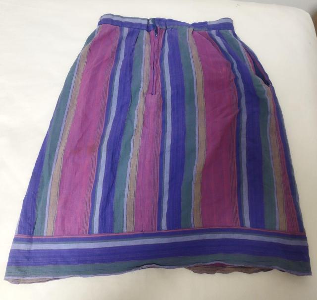 紫系ストライプ クレープ素材膝下丈スカート 難有り < 女性ファッション  紫系ストライプ クレープ素材膝下丈スカート 難有り < 女性ファッションの