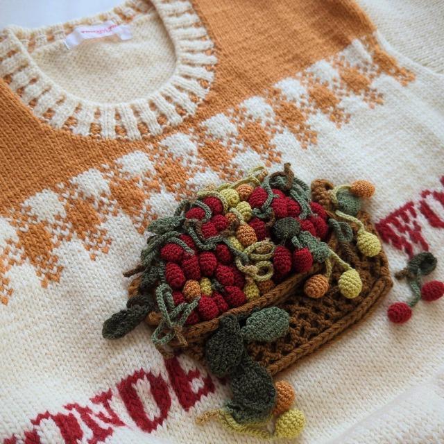 ワンダフルワールド/カネコイサオ/KANEKO ISAO/97年秋冬カタログ掲載/ウール籠チェリーモチーフ付セーター チェリー籠 < ブランド ワンダフルワールド/カネコイサオ/KANEKO ISAO/97年秋冬カタログ掲載/ウール籠チェリーモチーフ付セーター チェリー籠 < ブランドの