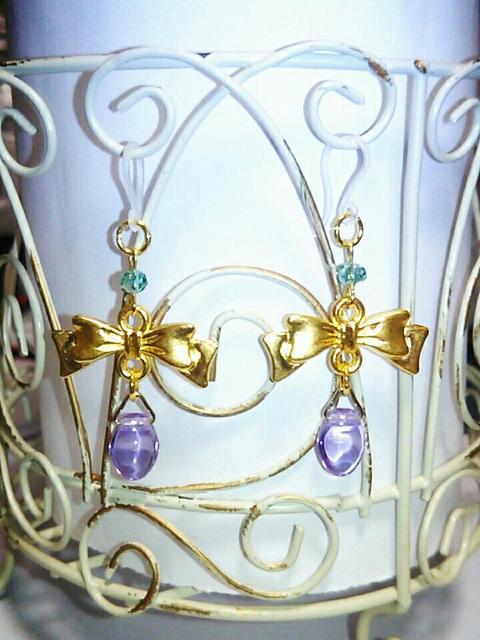 リボンコネクター&パープル雫エメラルドスワロ樹脂フック☆ < 女性アクセサリー/時計  リボンコネクター&パープル雫エメラルドスワロ樹脂フック☆ < 女性アクセサリー/時計の