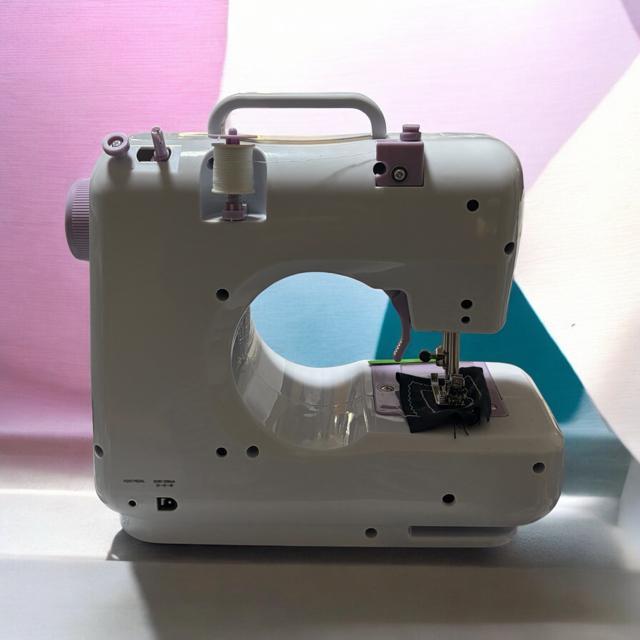 コンパクト多機能家庭用ミシン YASM-505A 12種ステッチ 低速高速切替 初心者向けコンパクト設計 軽量 静音 < ペット/手芸/園芸 コンパクト多機能家庭用ミシン YASM-505A 12種ステッチ 低速高速切替 初心者向けコンパクト設計 軽量 静音 < ペット/手芸/園芸の