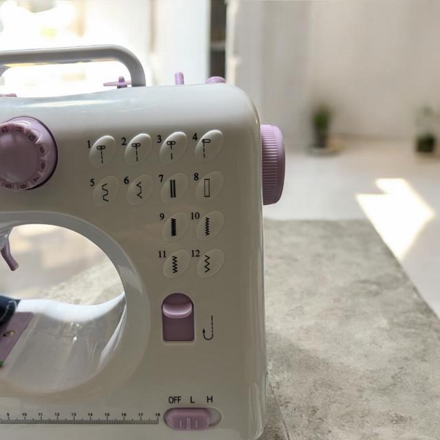 コンパクト多機能家庭用ミシン YASM-505A 12種ステッチ 低速高速切替 初心者向けコンパクト設計 軽量 静音 < ペット/手芸/園芸 コンパクト多機能家庭用ミシン YASM-505A 12種ステッチ 低速高速切替 初心者向けコンパクト設計 軽量 静音 < ペット/手芸/園芸の