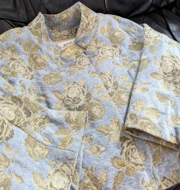 4298SHIZUKA KOMURO/コムロシズカ/シズカコムロ/シヅカコムロ/コムロシヅカ/花柄ジャケット/コート/コサージュ付 < ブランド 4298SHIZUKA KOMURO/コムロシズカ/シズカコムロ/シヅカコムロ/コムロシヅカ/花柄ジャケット/コート/コサージュ付 < ブランドの