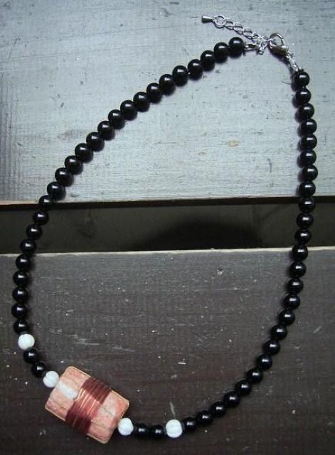 本珊瑚xオニキスネックレス < 女性アクセサリー/時計 本珊瑚xオニキスネックレス < 女性アクセサリー/時計の