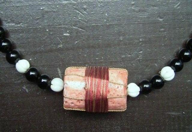 本珊瑚xオニキスネックレス < 女性アクセサリー/時計 本珊瑚xオニキスネックレス < 女性アクセサリー/時計の