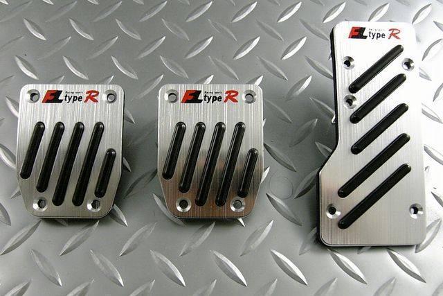 ☆ブラック☆汎用アルミペダルセット(MT用)B < 自動車/バイク ☆ブラック☆汎用アルミペダルセット(MT用)B < 自動車/バイク