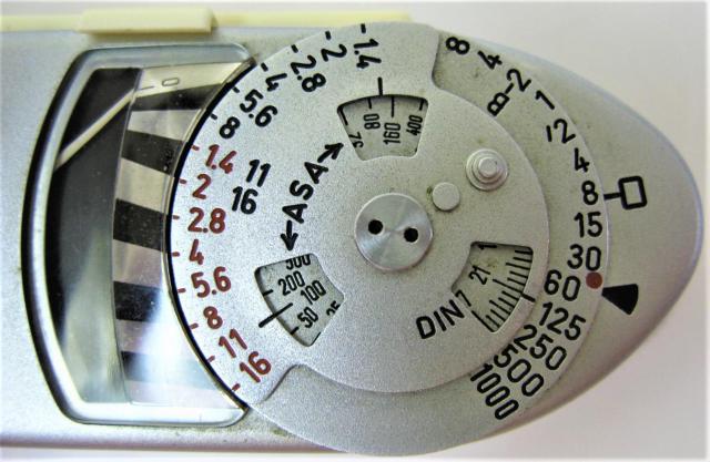 i hCc AeB[N CJ Iov Leica-METER MC  Ɠd/AV 
