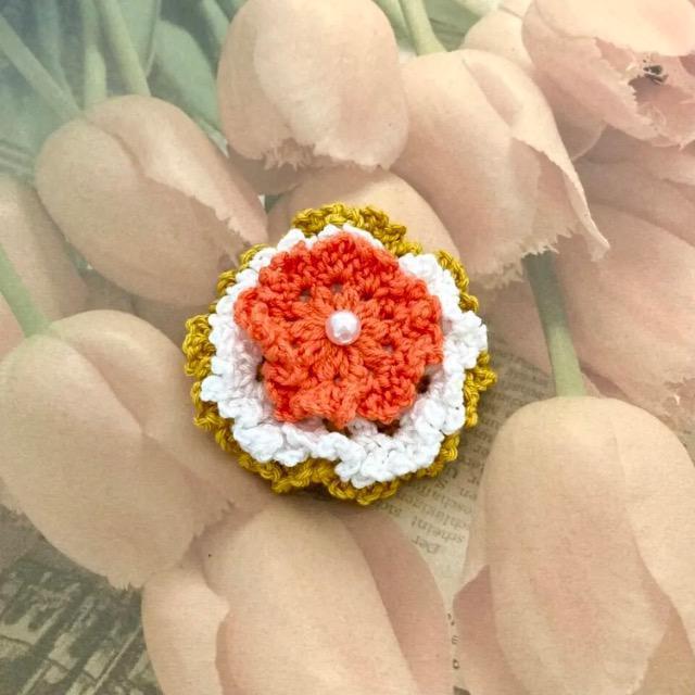 ハンドメイド♪ひらひら花びらのお花モチーフブローチ < 女性ファッション  ハンドメイド♪ひらひら花びらのお花モチーフブローチ  < 女性ファッションの