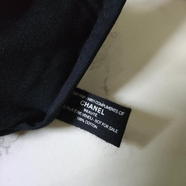 【正規品】【数量限定】CHANELチャーム2点(コメット)ミニ巾着付き! < ブランド  【正規品】【数量限定】CHANELチャーム2点(コメット)ミニ巾着付き! < ブランドの