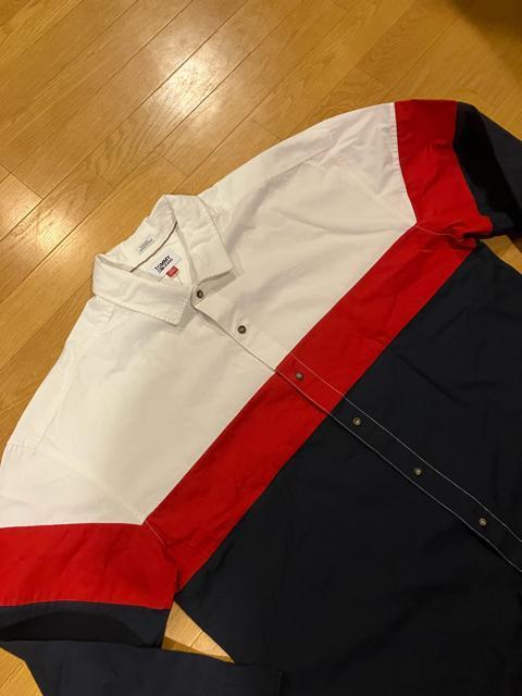 TOMMYJEANS トリコロール 長袖厚手シャツ 大きいsizeXXL→XL  トミーヒルフィガー < ブランド  TOMMYJEANS トリコロール 長袖厚手シャツ 大きいsizeXXL→XL  トミーヒルフィガー < ブランドの