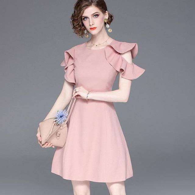 新品上品でセクシー 肩出し半袖ワンピース ピンク #S #L < 女性ファッション 新品上品でセクシー 肩出し半袖ワンピース ピンク #S #L < 女性ファッションの