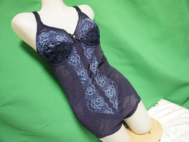 �V�����f�[���@�{�f�B�X�[�cC80���{���@�l�C�r�[ ���g�p  �� �����t�@�b�V������ 