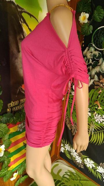 エロ℃-ute(人´エ`*)背中スリット&肩出シャーリングミニワンピ < 女性ファッション  エロ℃-ute(人´エ`*)背中スリット&肩出シャーリングミニワンピ < 女性ファッションの