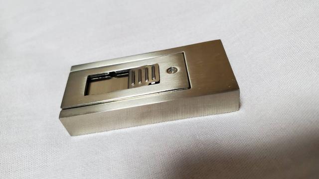 正規良 レア ディオールオム ブランドロゴエンブレム USBメモリー 8G メタリックシルバー×ウッド 箱有 < ブランド  正規良 レア ディオールオム ブランドロゴエンブレム USBメモリー 8G メタリックシルバー×ウッド 箱有 < ブランドの