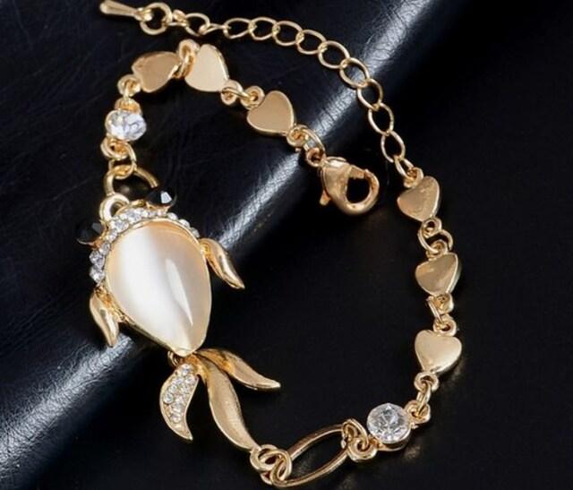 新品 ゴスロリ姫系アンティーク調金魚ストーンブレスレッ < 女性アクセサリー/時計 新品 ゴスロリ姫系アンティーク調金魚ストーンブレスレッ < 女性アクセサリー/時計の