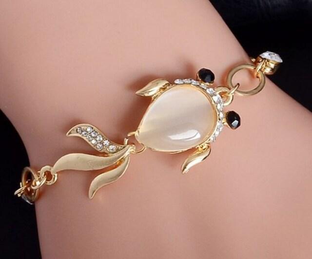 新品 ゴスロリ姫系アンティーク調金魚ストーンブレスレッ < 女性アクセサリー/時計 新品 ゴスロリ姫系アンティーク調金魚ストーンブレスレッ < 女性アクセサリー/時計の