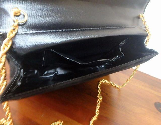 ◆スウェード ショルダーバッグ ブラック 中古品 < 女性ファッション  ◆スウェード ショルダーバッグ ブラック 中古品 < 女性ファッションの