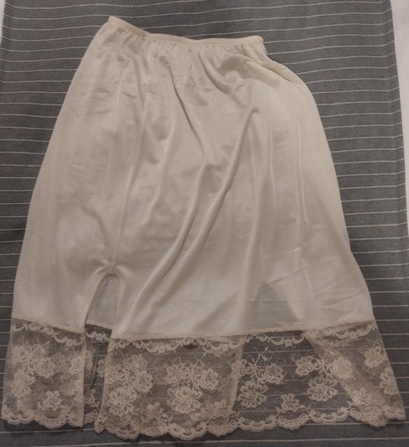 ワコール ベージュピンク ひざ丈ペチコート 60cm H85~93cm 透け防止 < 女性ファッション  ワコール ベージュピンク ひざ丈ペチコート 60cm H85~93cm 透け防止 < 女性ファッションの