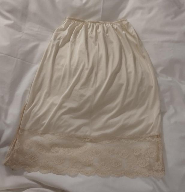 ワコール ベージュピンク ひざ丈ペチコート 60cm H85~93cm 透け防止 < 女性ファッション  ワコール ベージュピンク ひざ丈ペチコート 60cm H85~93cm 透け防止 < 女性ファッションの