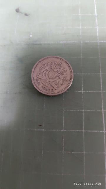 イギリス1ポンド硬貨(1983)♪ < ホビー イギリス1ポンド硬貨(1983)♪ < ホビーの
