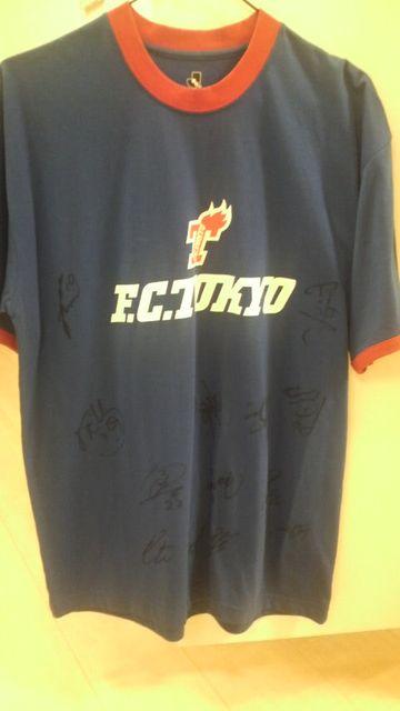 FC東京 13選手 直筆サイン入り Tシャツ < レジャー/スポーツ  FC東京 13選手 直筆サイン入り Tシャツ  < レジャー/スポーツの