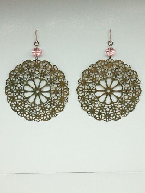 金古美大きなお花のチャーム&シャンパンスワロ樹脂フック☆ < 女性アクセサリー/時計  金古美大きなお花のチャーム&シャンパンスワロ樹脂フック☆ < 女性アクセサリー/時計の