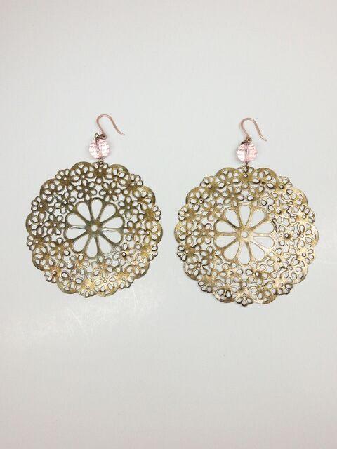 金古美大きなお花のチャーム&シャンパンスワロ樹脂フック☆ < 女性アクセサリー/時計  金古美大きなお花のチャーム&シャンパンスワロ樹脂フック☆ < 女性アクセサリー/時計の