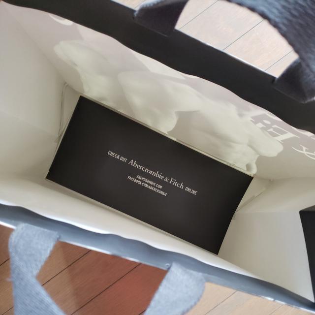 【アバクロ★ショップ袋】Abercrombie&Fitch♪プレゼントなどに < ブランド 【アバクロ★ショップ袋】Abercrombie&Fitch♪プレゼントなどに < ブランドの