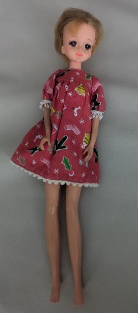 ジェニー ドール クリスマスワンピース 金髪ショートヘア 髪カット 身長約22cm 人形本体 着せ替え人形 < おもちゃ ジェニー ドール クリスマスワンピース 金髪ショートヘア 髪カット 身長約22cm 人形本体 着せ替え人形 < おもちゃの