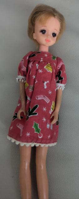 ジェニー ドール クリスマスワンピース 金髪ショートヘア 髪カット 身長約22cm 人形本体 着せ替え人形 < おもちゃ ジェニー ドール クリスマスワンピース 金髪ショートヘア 髪カット 身長約22cm 人形本体 着せ替え人形 < おもちゃの