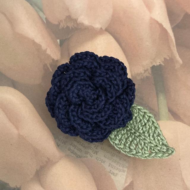 ハンドメイド♪レース編み 花びらいっぱいお花モチーフのブローチ < 女性ファッション  ハンドメイド♪レース編み 花びらいっぱいお花モチーフのブローチ  < 女性ファッションの