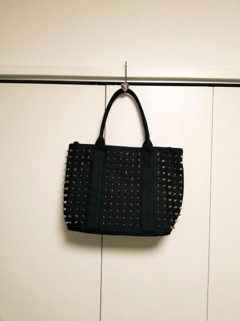 goldスタッズ 黒 トートバッグ 裏地赤 トゲトゲ < 女性ファッション goldスタッズ 黒 トートバッグ 裏地赤 トゲトゲ < 女性ファッションの