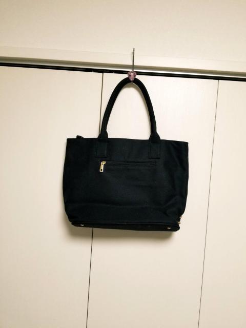 goldスタッズ 黒 トートバッグ 裏地赤 トゲトゲ < 女性ファッション goldスタッズ 黒 トートバッグ 裏地赤 トゲトゲ < 女性ファッションの