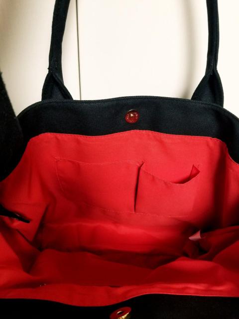 goldスタッズ 黒 トートバッグ 裏地赤 トゲトゲ < 女性ファッション goldスタッズ 黒 トートバッグ 裏地赤 トゲトゲ < 女性ファッションの