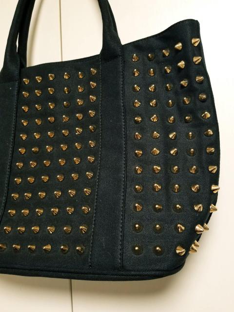 goldスタッズ 黒 トートバッグ 裏地赤 トゲトゲ < 女性ファッション goldスタッズ 黒 トートバッグ 裏地赤 トゲトゲ < 女性ファッションの