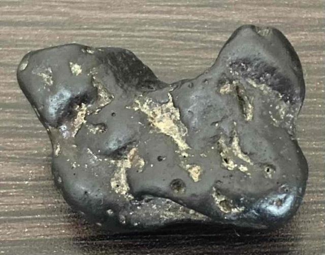 1,300円スタート!「ワイヤー作家」や「ジュエリー作家」の素材に阿波隕石! < 女性ファッション  1,300円スタート!「ワイヤー作家」や「ジュエリー作家」の素材に阿波隕石! < 女性ファッションの