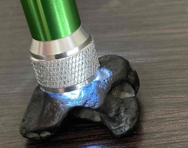 1,300円スタート!「ワイヤー作家」や「ジュエリー作家」の素材に阿波隕石! < 女性ファッション  1,300円スタート!「ワイヤー作家」や「ジュエリー作家」の素材に阿波隕石! < 女性ファッションの