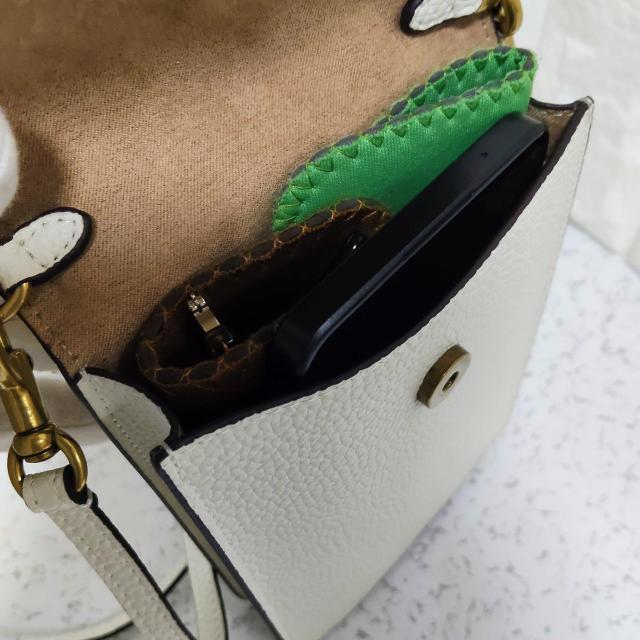 �V�i COACH �@�t�H�[���N���X�{�f�B�o�b�O�@�X�}�z�V�����_�[ �@�J�[�L�}���`�@�΂߂���OK�B �� �u�����h�� 