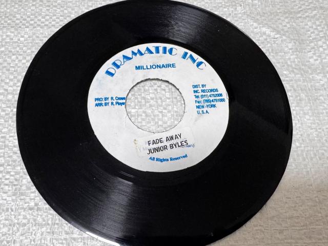 DRAMATIC INC MILLIONAIRE 7�C���` ���R�[�h DON'T BE CRUEL / FADE AWAY �� CD/DVD/�r�f�I�� 