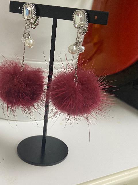 ハンドメイド フェイクファーのチャームとパールビーズ、ビーズを使用したイヤリング ボルドー < 女性ファッション  ハンドメイド フェイクファーのチャームとパールビーズ、ビーズを使用したイヤリング ボルドー < 女性ファッションの