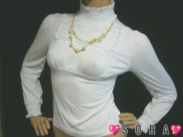 【DIVAS】2連ネックレス付♪胸元刺繍 首元&袖リブ トップス ホワイト < ブランド 【DIVAS】2連ネックレス付♪胸元刺繍 首元&袖リブ トップス ホワイト < ブランドの