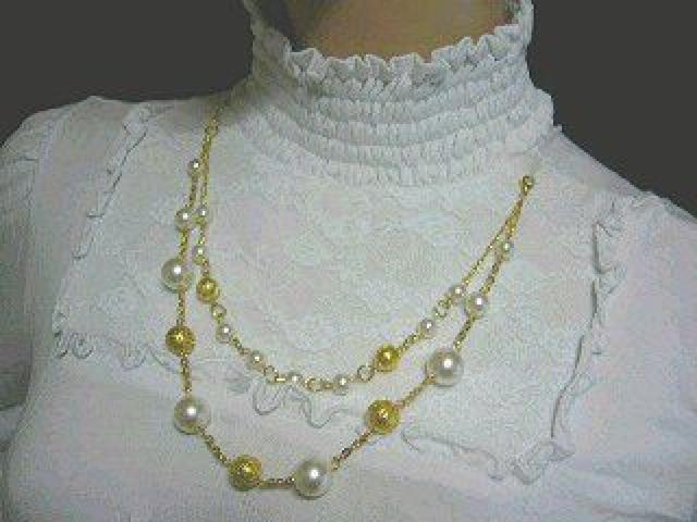 【DIVAS】2連ネックレス付♪胸元刺繍 首元&袖リブ トップス ホワイト < ブランド 【DIVAS】2連ネックレス付♪胸元刺繍 首元&袖リブ トップス ホワイト < ブランドの