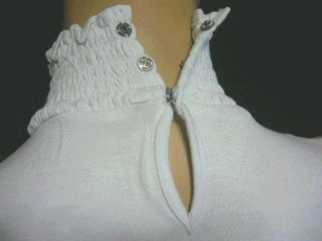 【DIVAS】2連ネックレス付♪胸元刺繍 首元&袖リブ トップス ホワイト < ブランド 【DIVAS】2連ネックレス付♪胸元刺繍 首元&袖リブ トップス ホワイト < ブランドの