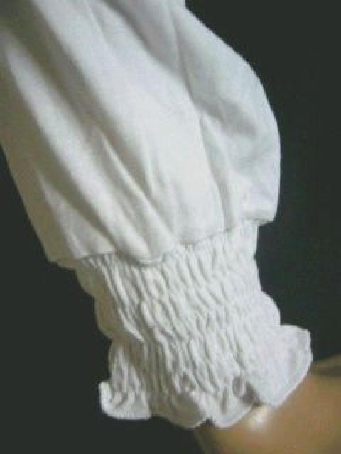 【DIVAS】2連ネックレス付♪胸元刺繍 首元&袖リブ トップス ホワイト < ブランド 【DIVAS】2連ネックレス付♪胸元刺繍 首元&袖リブ トップス ホワイト < ブランドの